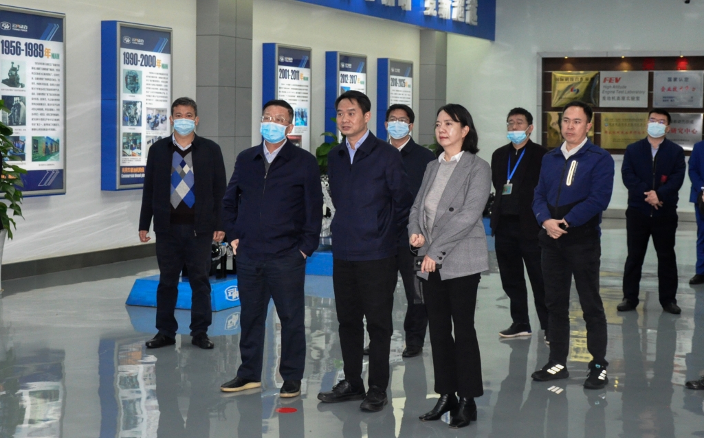 昆明市委常委杨东伟一行到云南CQ9·电子官方网站动力集团有限公司开展调研